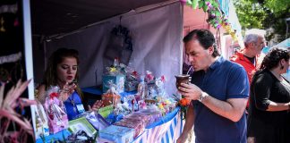 Ariel Sujarchuk recorrió los nuevos puestos de artesanos y emprendedores del remodelado parque de la Estación