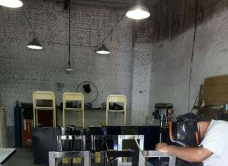 Escobar: El Taller Municipal de Oficios sigue recuperando el mobiliario de escuelas públicas y centros de salud