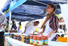 La primera jornada de la feria Almacén Comunitario fue un éxito de ventas en Garín