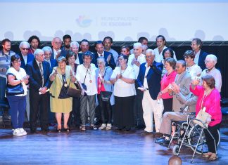 En el Teatro Seminari, la Municipalidad de Escobar reconoció a 34 vecinos destacados de distrito