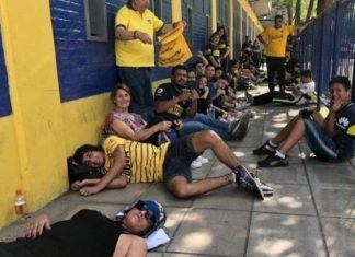 Cuadras de cola para ver un entrenamiento de Boca Cuadras de cola para ver un entrenamiento de Boca