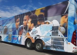 La Policía provocó un insólito choque en el operativo que custodiaba a la Selección Argentina La Policía provocó un insólito choque en el operativo que custodiaba a la Selección Argentina