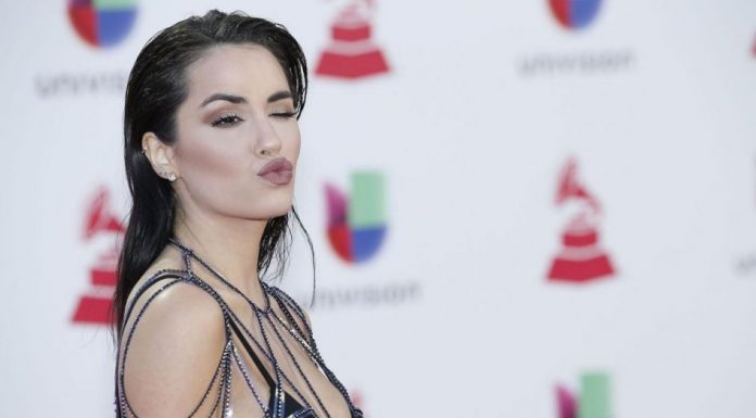 Lali Espósito llevó la lucha por el aborto legal a la alfombra de los Latin Grammy Awards