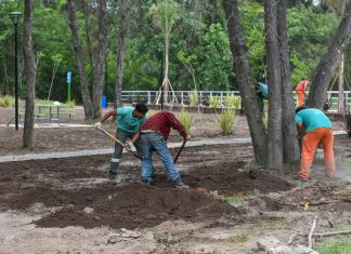 Ariel Sujarchuk supervisó la puesta a punto del recreo vecinal del Puente La Arenera