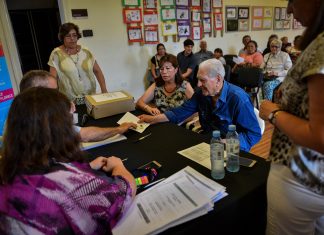 Escobar regularizó el dominio de propiedades y tierras de 44 familias