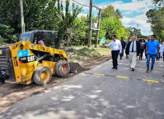 Ariel Sujarchuk recorrió obras de asfalto en Loma Verde