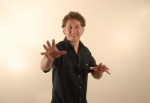 Un “Rubio Peronista” a la gorra en el Teatro Seminari