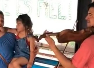 Diana Gómez, la soprano que conmueve a todos con su arte callejero en las estaciones de trenes, se presenta en el Teatro Seminari de Escobar