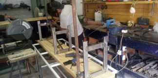 El Taller Municipal de Oficios continúa con la refacción del mobiliario de las escuelas públicas del distrito El Taller Municipal de Oficios continúa con la refacción del mobiliario de las escuelas públicas del distrito