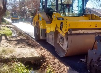 Continúan los trabajos de pavimentación y estabilizado en distintos puntos del partido