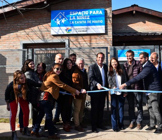 Ariel Sujarchuk y Laura Russo inauguraron el nuevo espacio para la niñez “La Casita de Mario”
