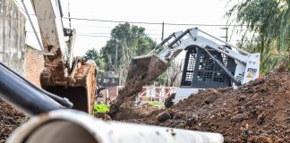 Con fondos municipales comenzó la obra de red cloacal en el Barrio Lambertuchi