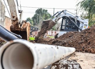 Con fondos municipales comenzó la obra de red cloacal en el Barrio Lambertuchi