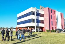 Ariel Sujarchuk supervisó los avances de las obras realizadas por la empresa 3M para evitar inundaciones en los barrios aledaños de Los Pinos y Cabot Ariel Sujarchuk supervisó los avances de las obras realizadas por la empresa 3M para evitar inundaciones en los barrios aledaños de Los Pinos y Cabot