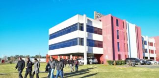 Ariel Sujarchuk supervisó los avances de las obras realizadas por la empresa 3M para evitar inundaciones en los barrios aledaños de Los Pinos y Cabot Ariel Sujarchuk supervisó los avances de las obras realizadas por la empresa 3M para evitar inundaciones en los barrios aledaños de Los Pinos y Cabot