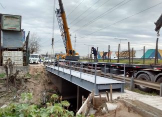 La Municipalidad de Escobar instaló un nuevo puente peatonal en Ingeniero Maschwitz