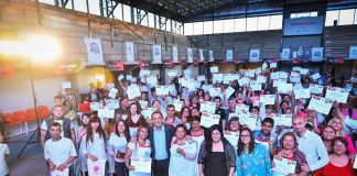 Ariel Sujarchuk entregó 150 kits de herramientas a emprendedores locales