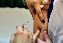 Garín: Los operativos sanitarios suman la aplicación de la vacuna BCG