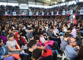 Más de 2.000 estudiantes participaron de #EntreNos, un ciclo de charlas motivadoras para jóvenes