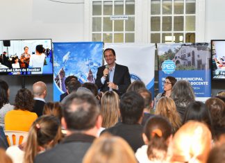 Ariel Sujarchuk inauguró la Segunda Jornada de Educación de Escobar ante más de 500 docentes y directivos