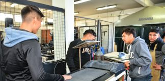 Maquinista Savio: Sujarchuk supervisó los trabajos que realizan los alumnos de la Escuela Técnica Nº 3