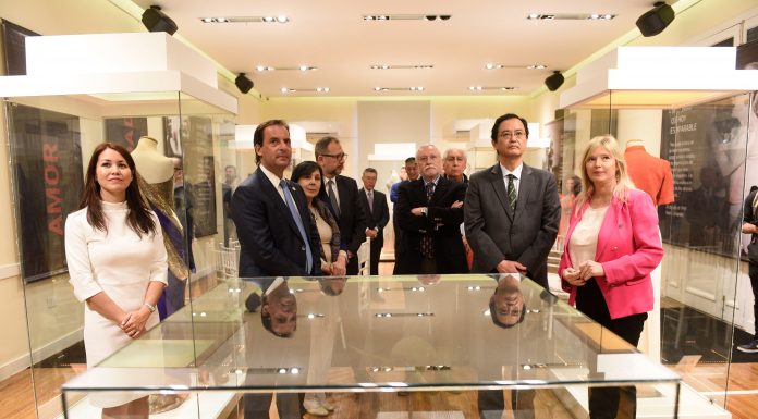 Continúa la muestra “Evita es hoy” en el Teatro Seminari Cine Italia