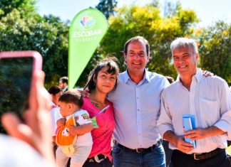 Plan Argentina Contra el Hambre: Ariel Sujarchuk recorrió el operativo y supervisó la entrega de tarjetas AlimentAR en el partido de Escobar