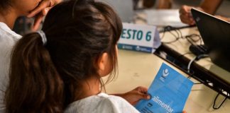 En el primer día de entrega de tarjetas AlimentAR en Escobar, alrededor de 2000 vecinos ya accedieron al beneficio