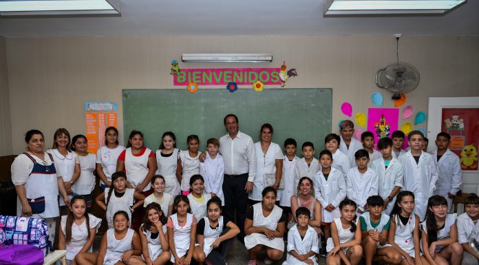 El intendente acompañó el inicio del Ciclo Lectivo 2020 en dos instituciones educativas del distrito