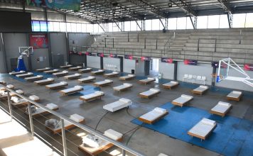 Ariel Sujarchuk supervisó el nuevo espacio para atender casos de coronavirus en el Microestadio y en la UDP Garín