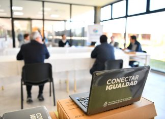 Unas 1.500 netbooks llegan a escuelas e institutos escobarenses