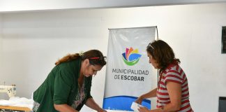 La Municipalidad de Escobar entregó un total de 1000 barbijos, 350 litros de alcohol en gel y 500 camisolines quirúrgicos a centros de salud del partido