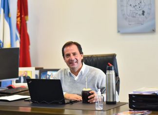 El intendente mantuvo una nueva videoconferencia con el gobernador bonaerense