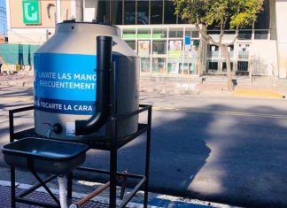 Escobar: Instalaron tanques de agua en la vía pública