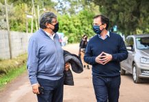 Ariel Sujarchuk y Fernando “Chino” Navarro supervisaron el programa “El barrio cuida al barrio” en Maquinista Savio