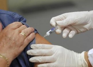 En junio, Escobar continúa con su plan de vacunación antigripal