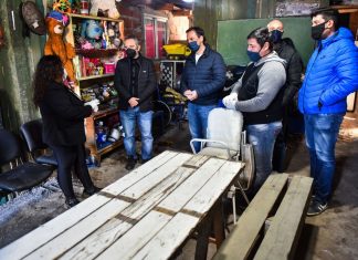 Ariel Sujarchuk y Andrés Larroque recorrieron un merendero y un taller textil de Matheu
