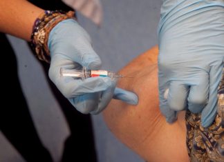 Cómo continúa la campaña de vacunación antigripal en Escobar