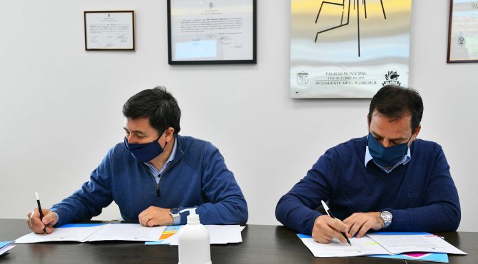 Escobar: Sujarchuk y Arroyo firmaron importantes convenios de asistencia social