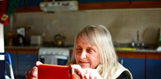 Continúa el programa municipal de asistencia digital para adultos mayores “De Menor a Mayor”