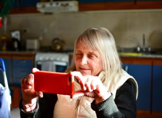 Continúa el programa municipal de asistencia digital para adultos mayores “De Menor a Mayor”