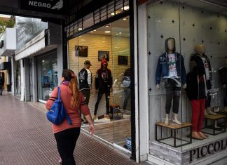 Escobar: Amplían el horario comercial