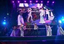 El autoteatro abre nuevamente el telón: dónde, cuánto sale, quién actúa