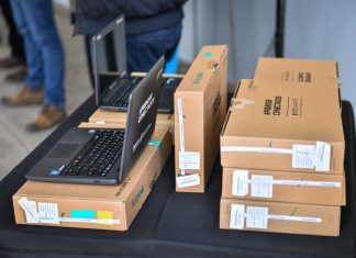 Entregaron más de 700 netbooks del plan Conectividad Federal a secundarios de Escobar