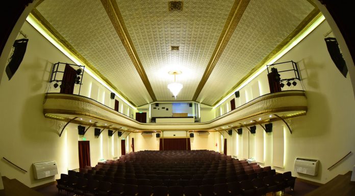 Más cultura: espectáculos en el Teatro Seminari y shows en vivo para este fin de semana