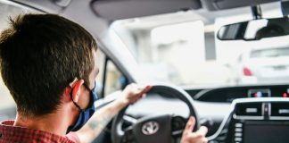 Escobar regulará las plataformas de transporte de pasajeros y delivery