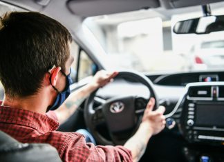 Escobar regulará las plataformas de transporte de pasajeros y delivery