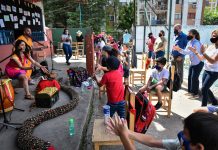 Verónica Sabena supervisó las actividades de reinserción escolar de los alumnos de la Escuela Primaria 9 de Garín
