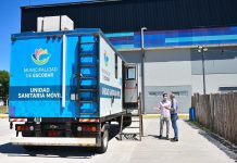 En Garín, Beto Ramil supervisó el operativo de hisopado y entregó mascarillas Atom Protect a personal esencial