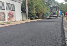Intensifican las obras de bacheo y pavimentación de calles en distintos puntos del distrito
